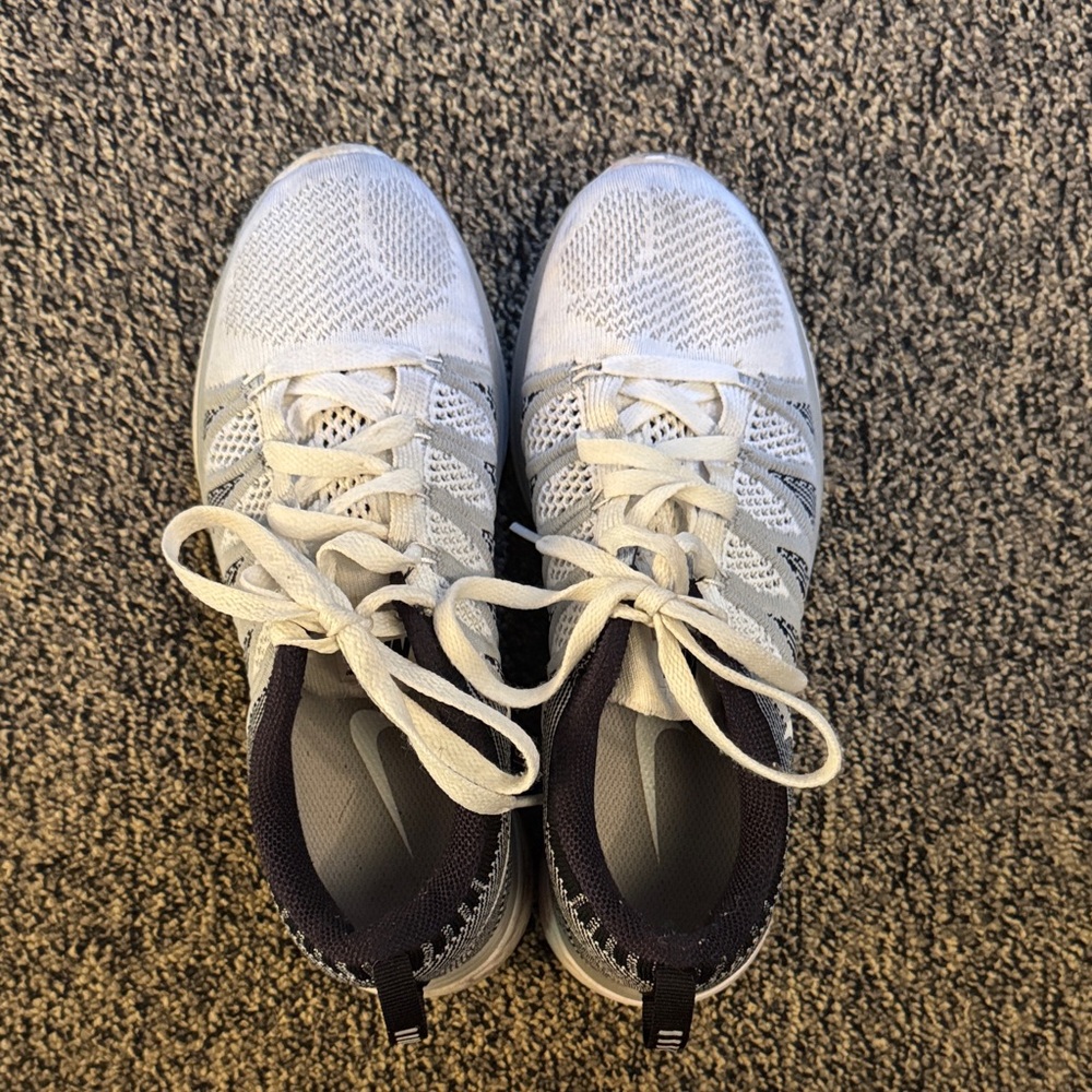 Nike Women's Lunar Flyknit 2